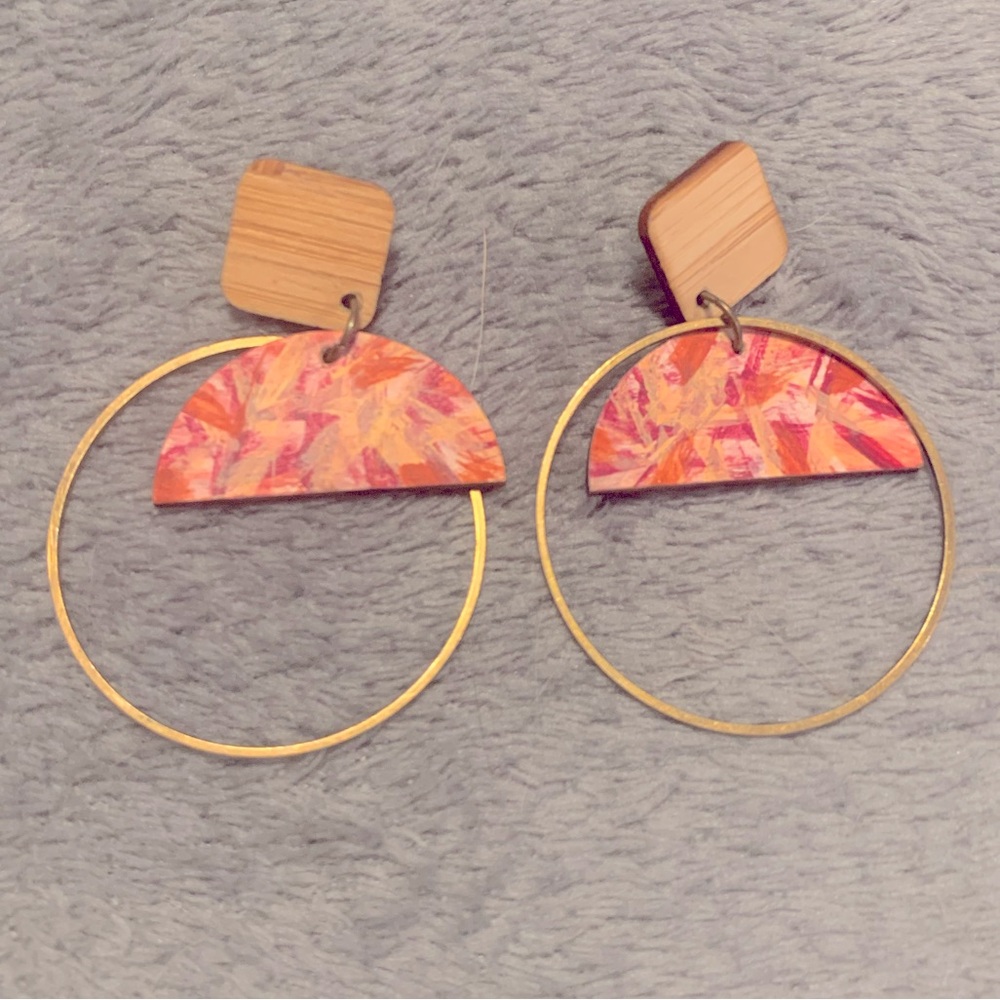 Eye-catching earrings